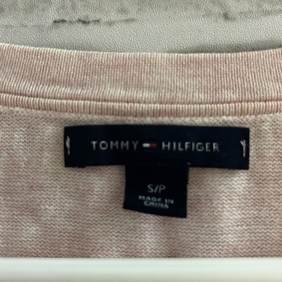 Tommy Hilfiger women’s size small baby pink long sleeve sweater v-neck - Picture 2 of 6
